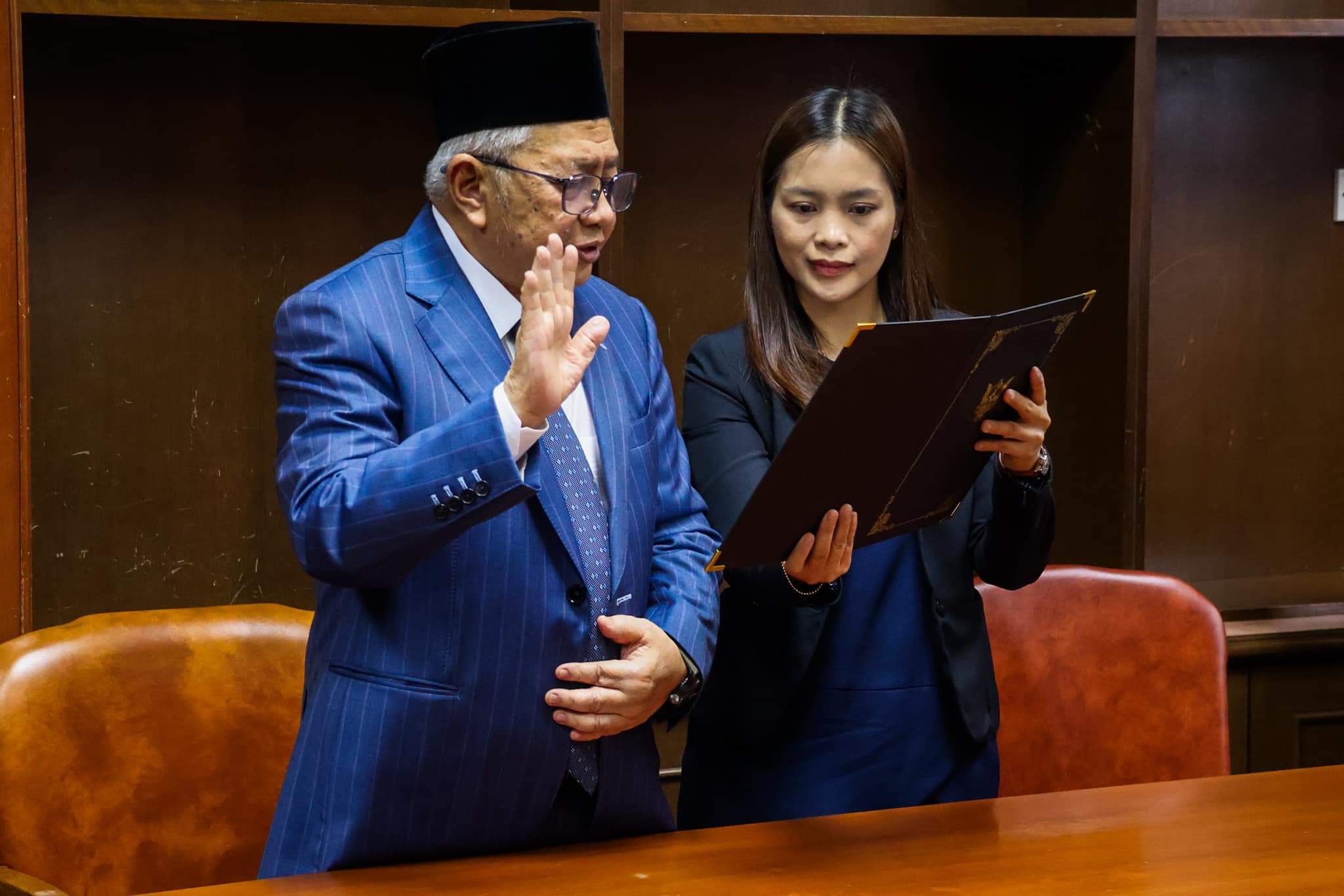 Dato Sri Abdul Ghafur Sharif take oath of Office